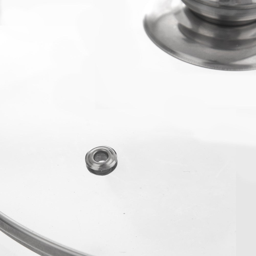 Glass lid with steel rim and steam outletThis high-quality glass lid is heat-resistant and has a steel rim and a raised design. Equipped with a special ventilation hole that releases excess steam, making it perfect for all types of cooking.