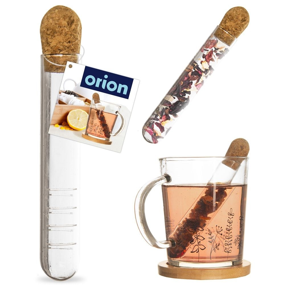 Glass tea and herbal infusion strainer with cork closure