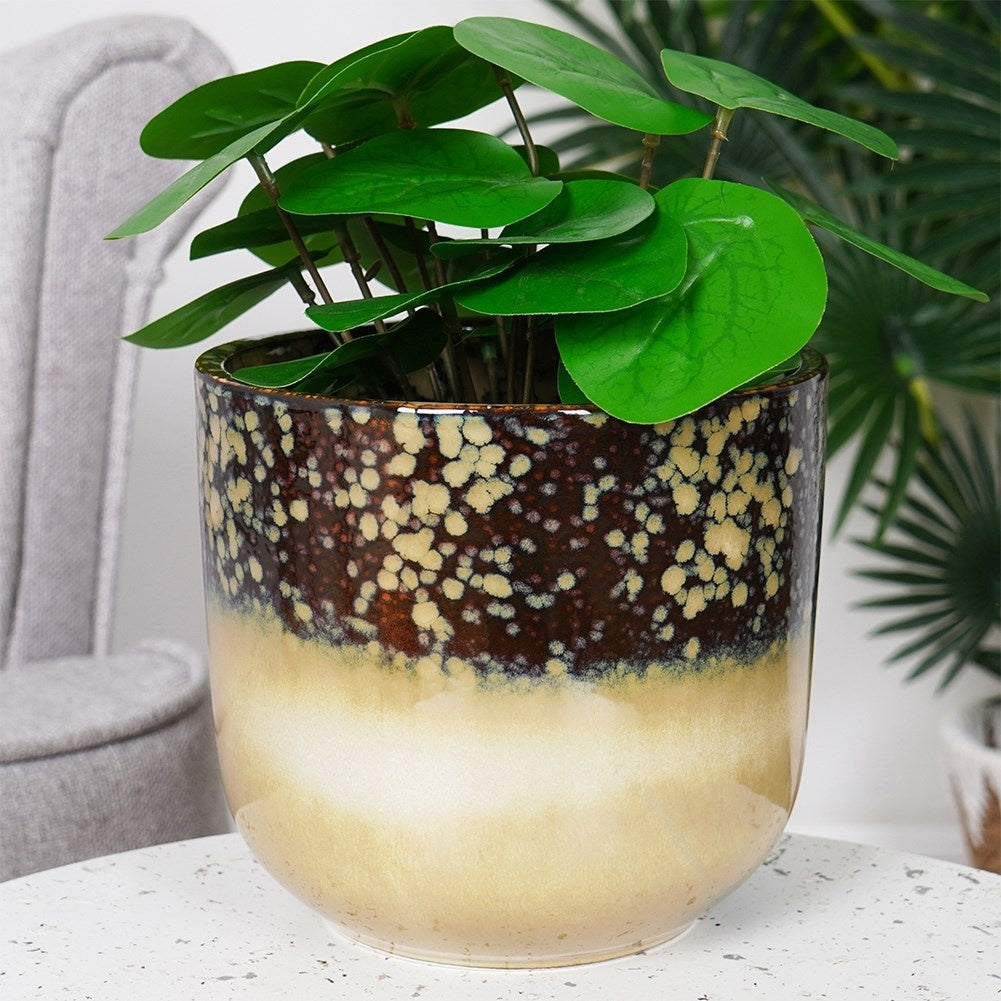 Glazed porcelain pot with a unique design for all interiors