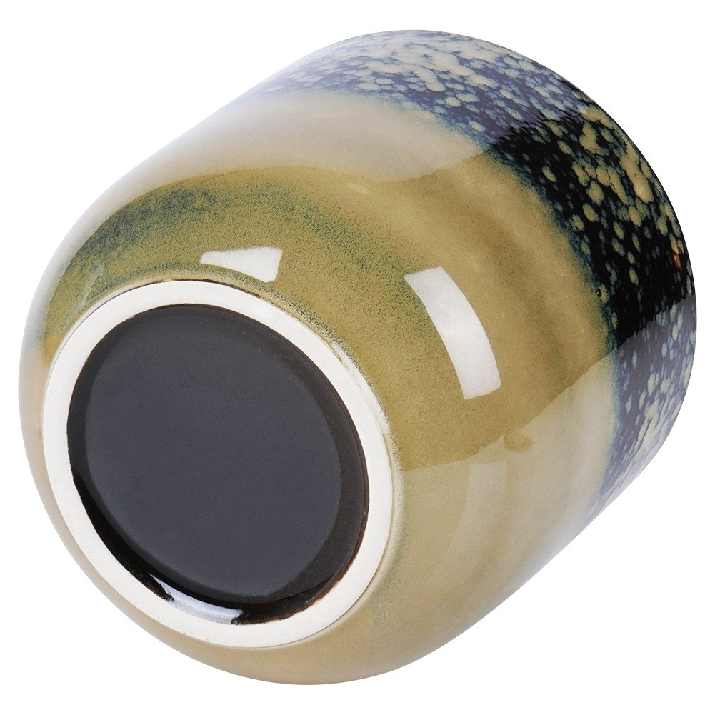 Glazed porcelain pot with a unique design for all interiors