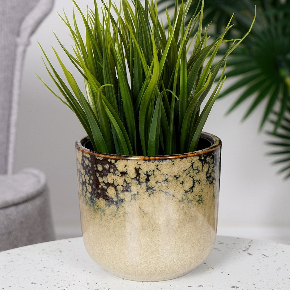 Glazed porcelain pot with unique design and subtle shine