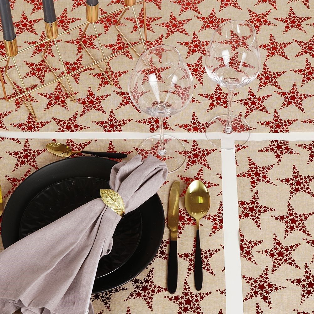 Gold placemats and runners with red stars - 4 pieces