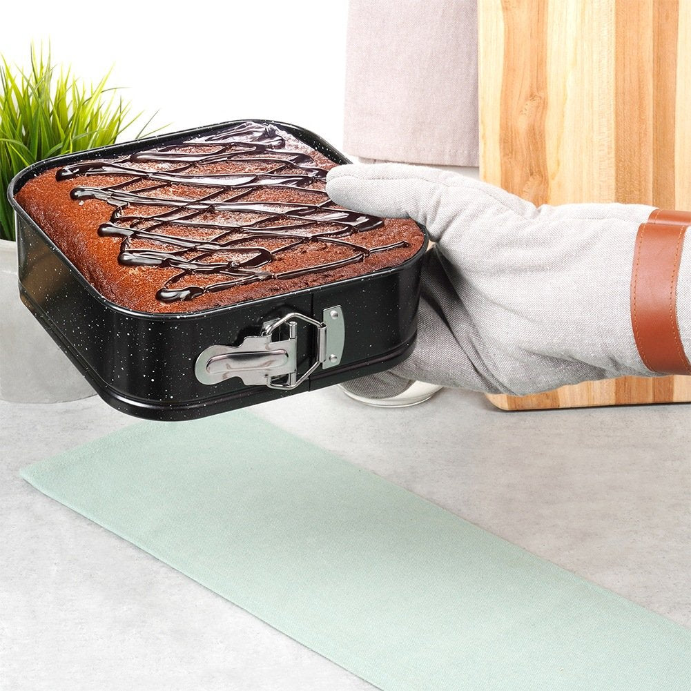 Granite stretchable baking tin 20x20x6.8 cm
