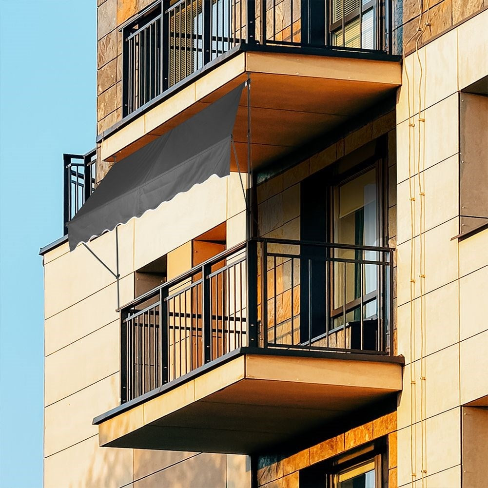 Gray awning: Protection against sun and rain, adjustable height
