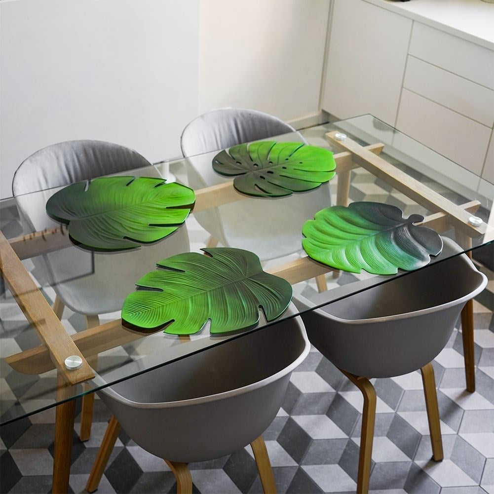 Green Leaf-shaped Kitchen Mat - Protects and Decorates the Table