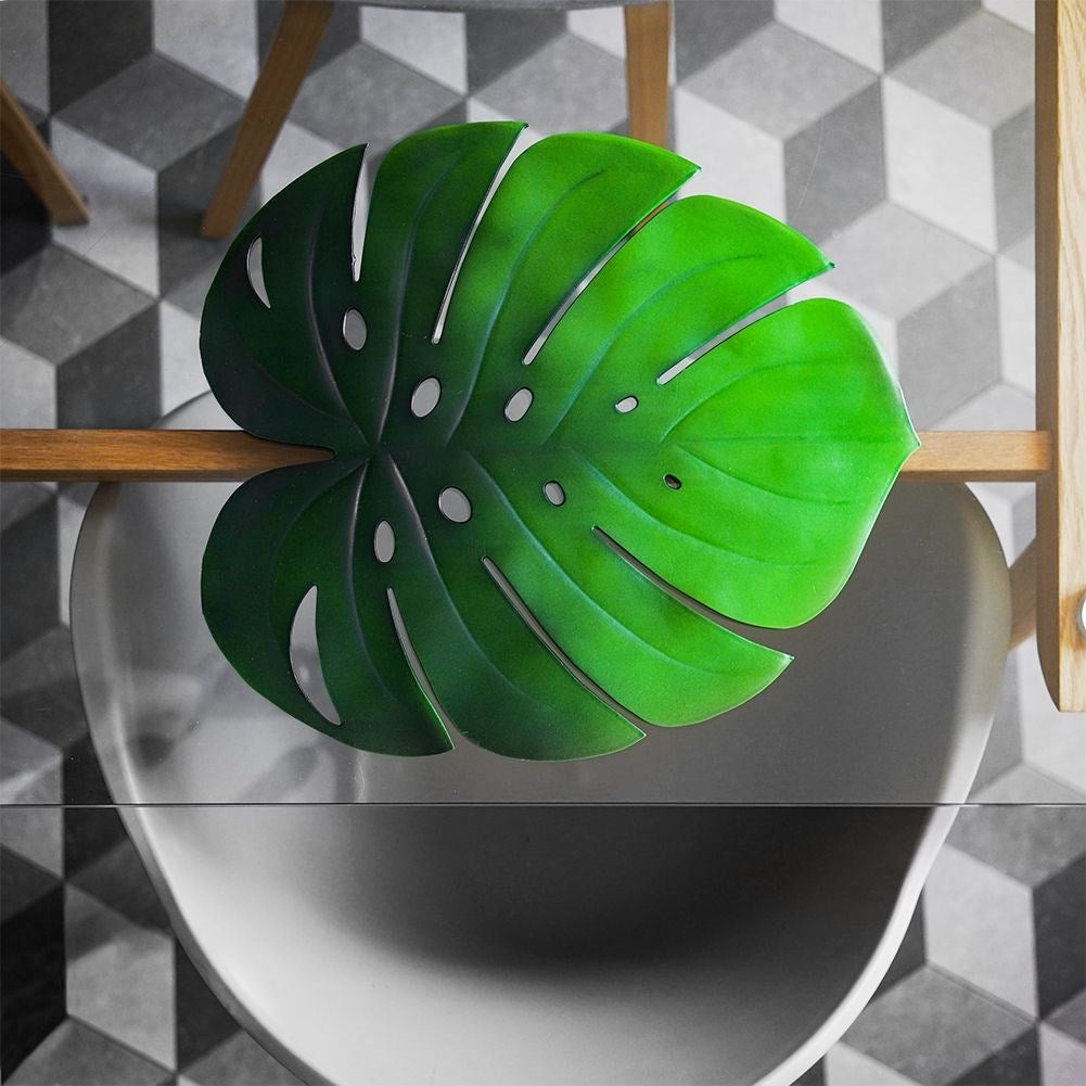 Green Leaf-shaped Kitchen Mat - Protects and Decorates the Table