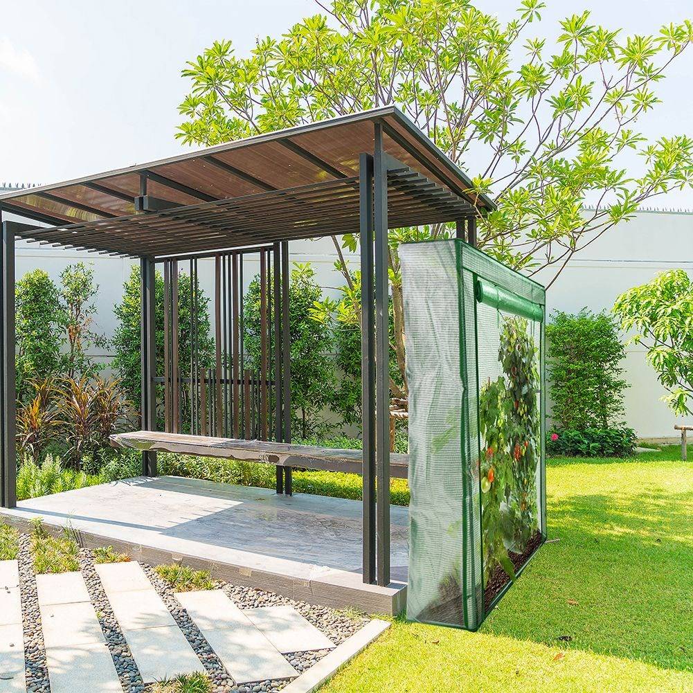 Greenhouse for tomatoes and cucumbers, stable and easy to assemble
