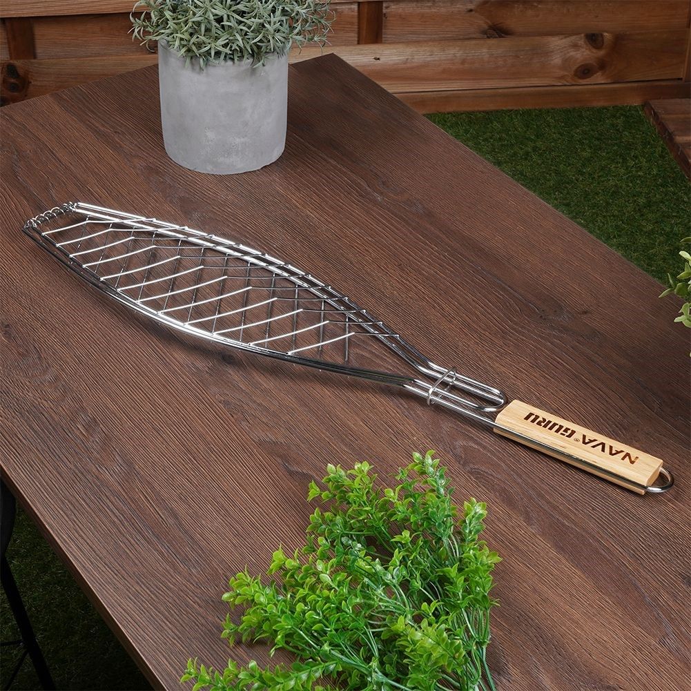 Grill grate with handle for easy grilling