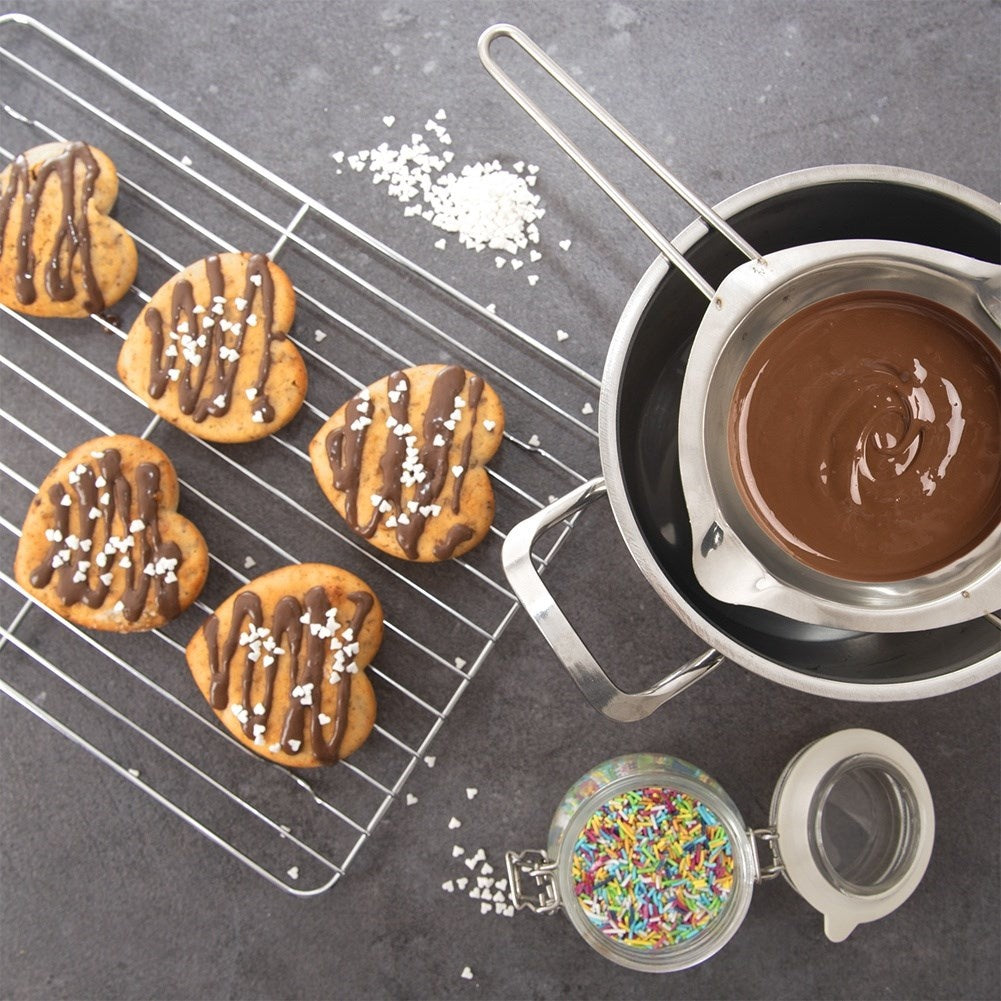 Grill meat, cool cakes and decorate cakes