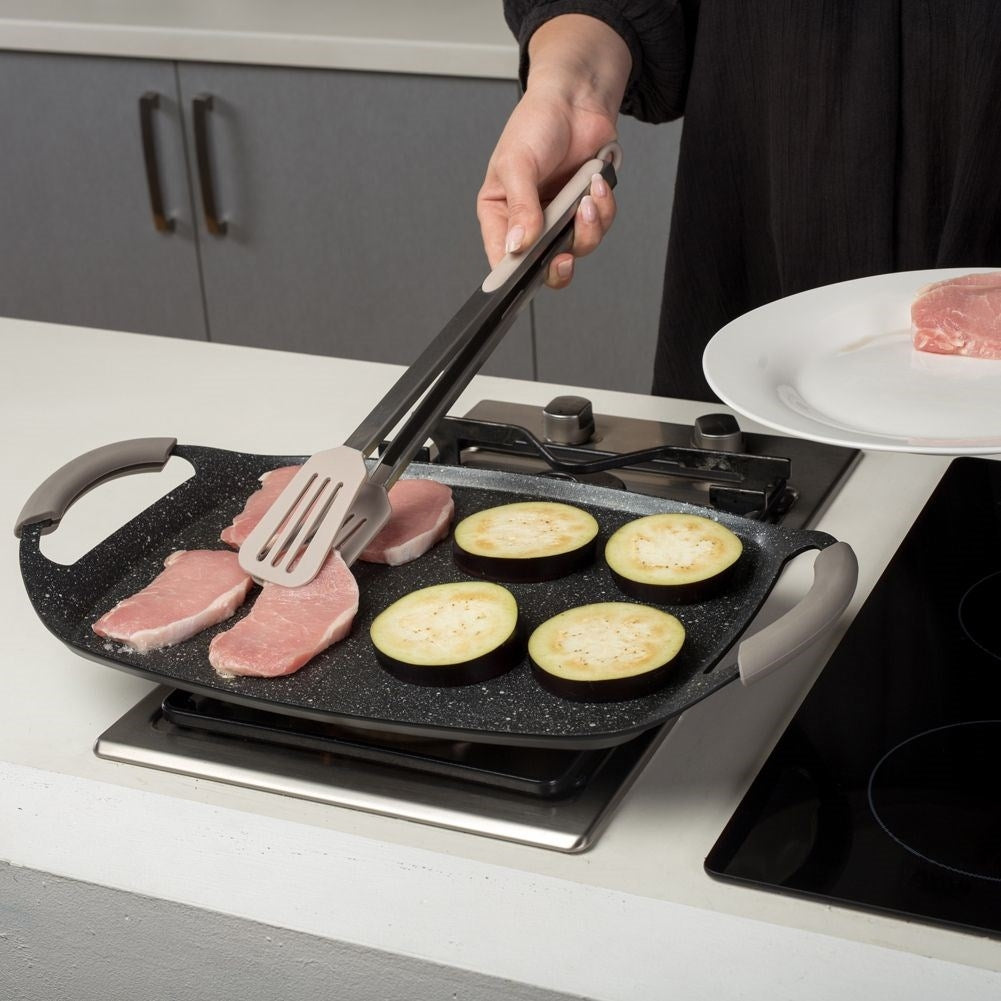 Grill plate with non-stick granite and removable silicone handles