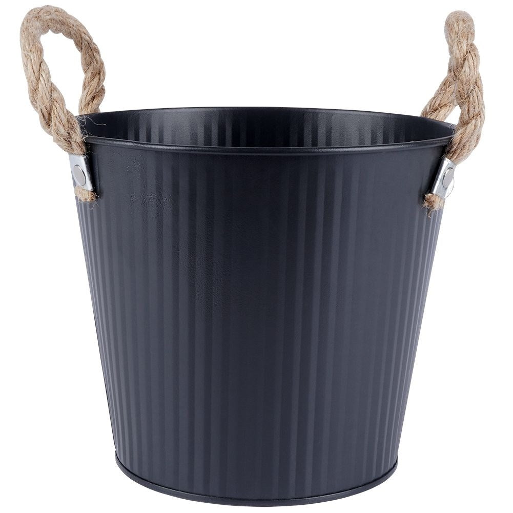 Grooved pot cover in black galvanized metal