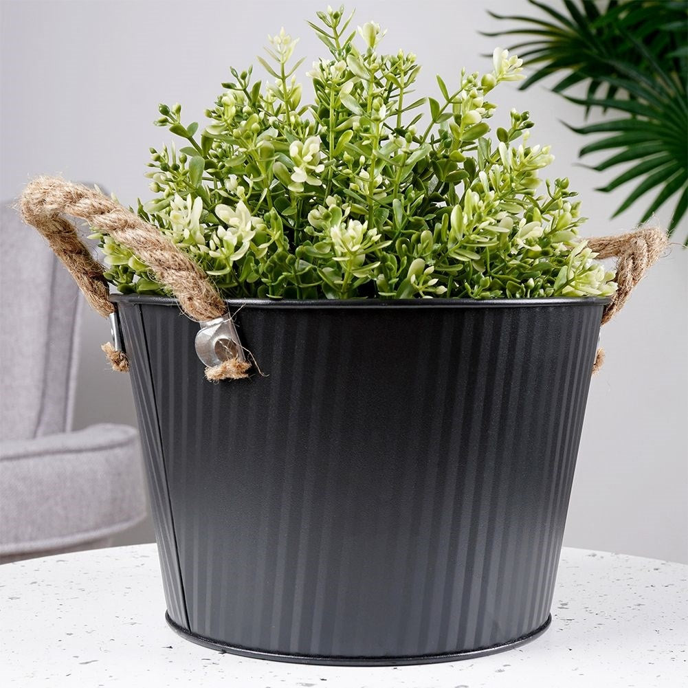 Grooved pot cover in black galvanized metal for indoor/outdoor use