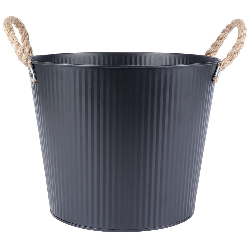Grooved pot cover in black galvanized metal for indoor/outdoor use