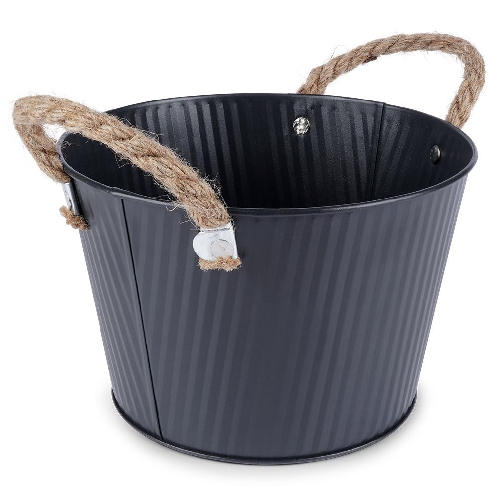 Grooved pot cover in black galvanized metal for indoor/outdoor use
