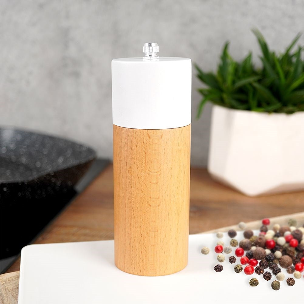 Hand grinder in acacia wood with ceramic grinding mechanism