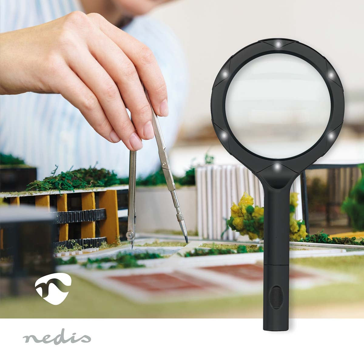 Handheld Magnifier, 4 Diopter Lens, Black
