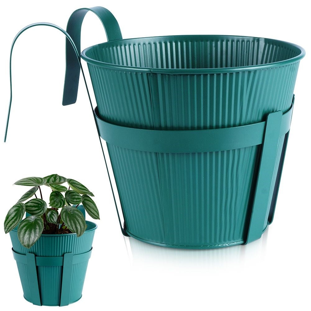 Hanging Fluted Balcony Pot in Green Metal