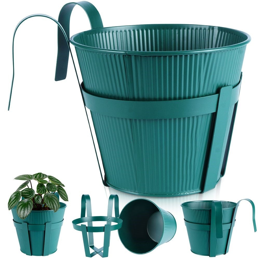 Hanging Fluted Balcony Pot in Green Metal