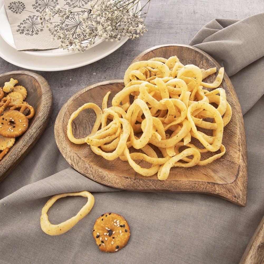 Heart-shaped Mango wood tray for Snacks Serving