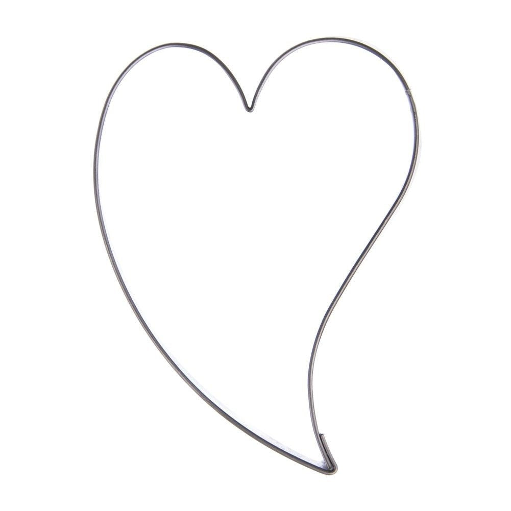 Heart-shaped cake tin in stainless steel for unique baked goods