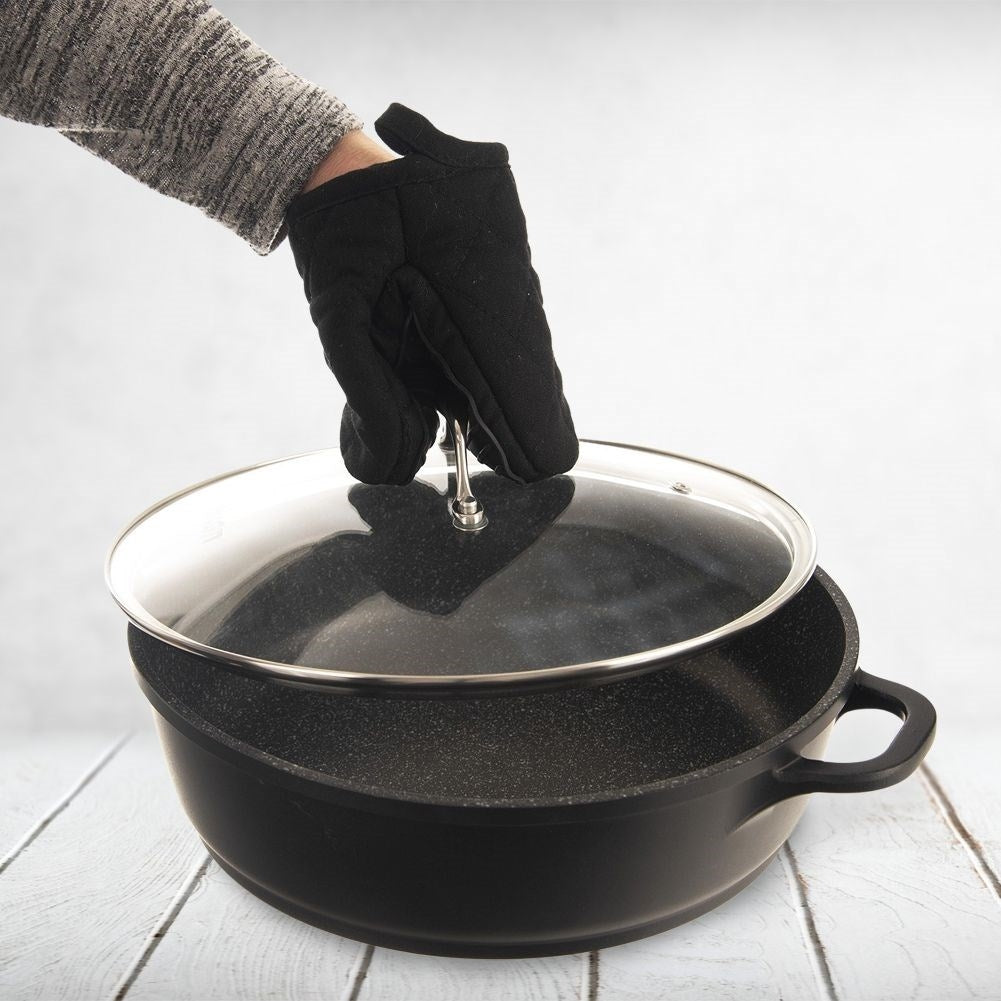 Heat-protective cotton glove with silicone grip