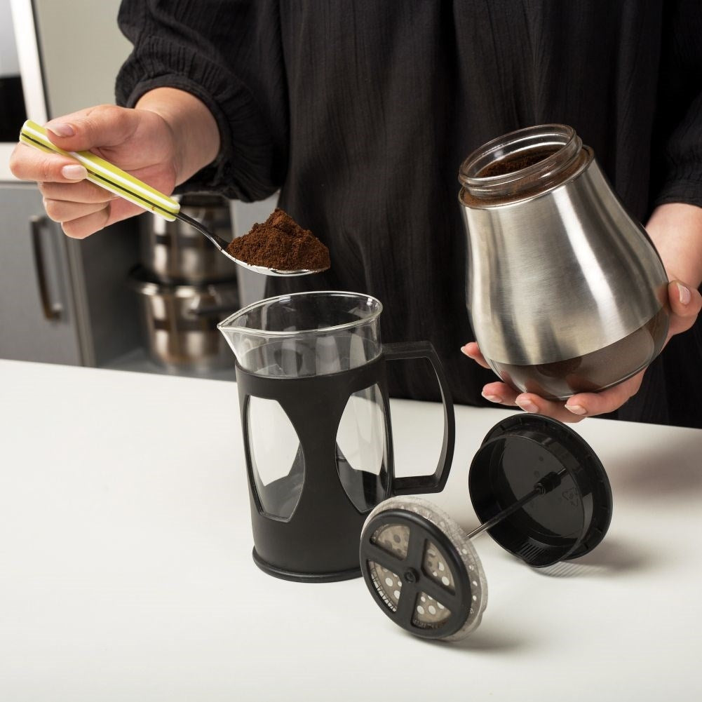 Heat-resistant coffee press with steel piston for coffee and tea