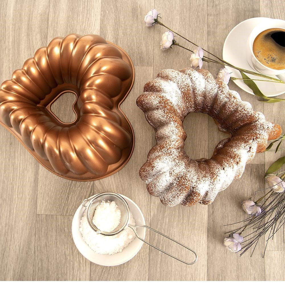 High-quality heart-shaped baking pan with non-stick coating