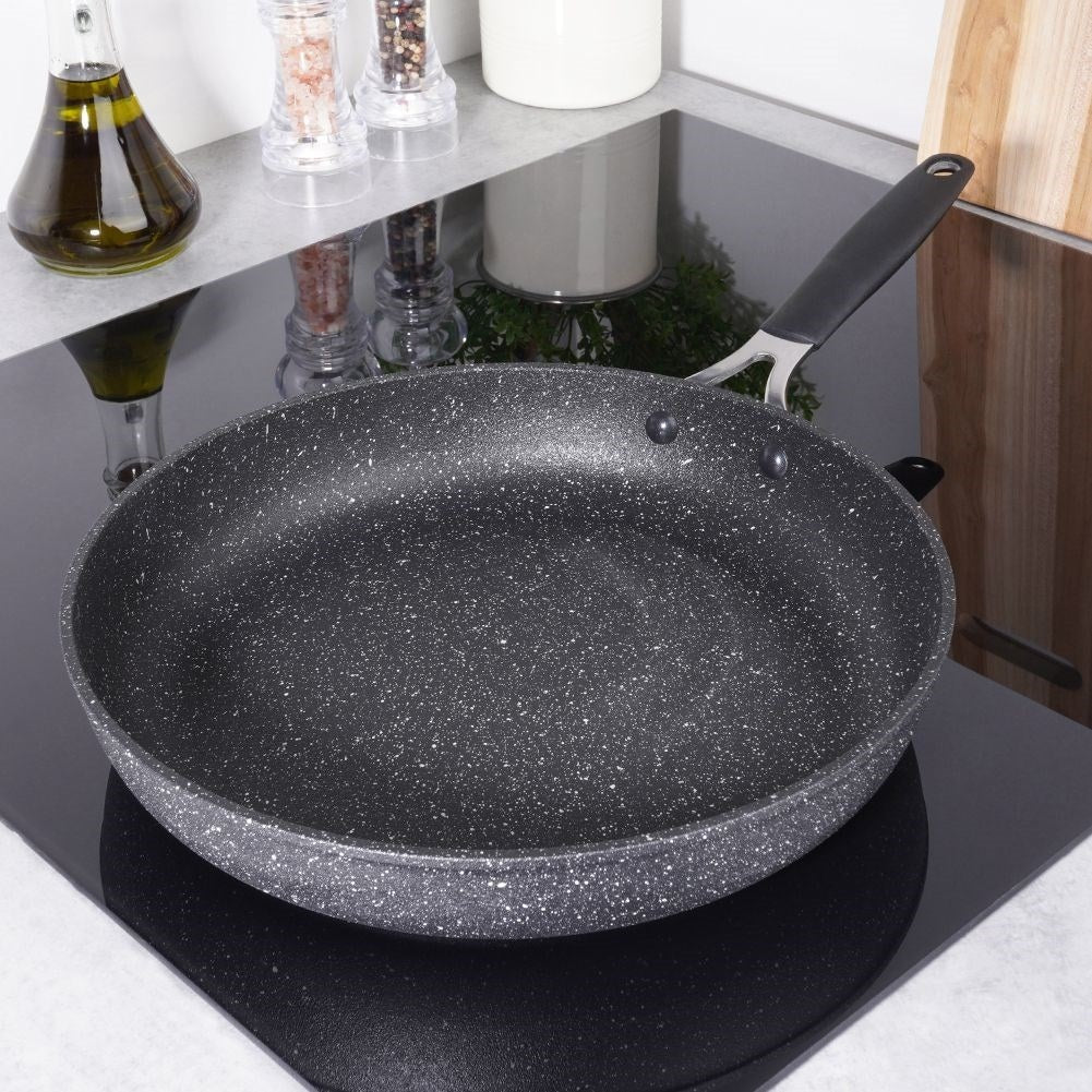 High-quality non-stick frying pan for all stoves and ovens
