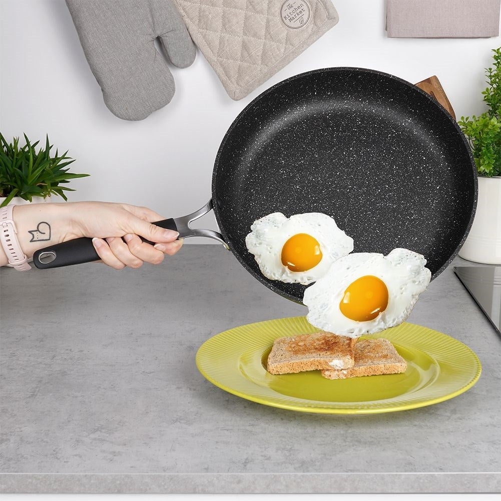 High-quality non-stick frying pan for all stoves and ovens