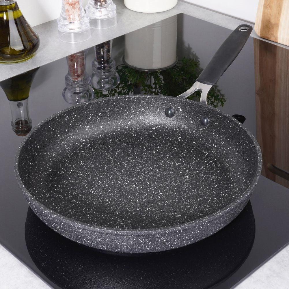 High-quality non-stick frying pan for all stoves and ovens