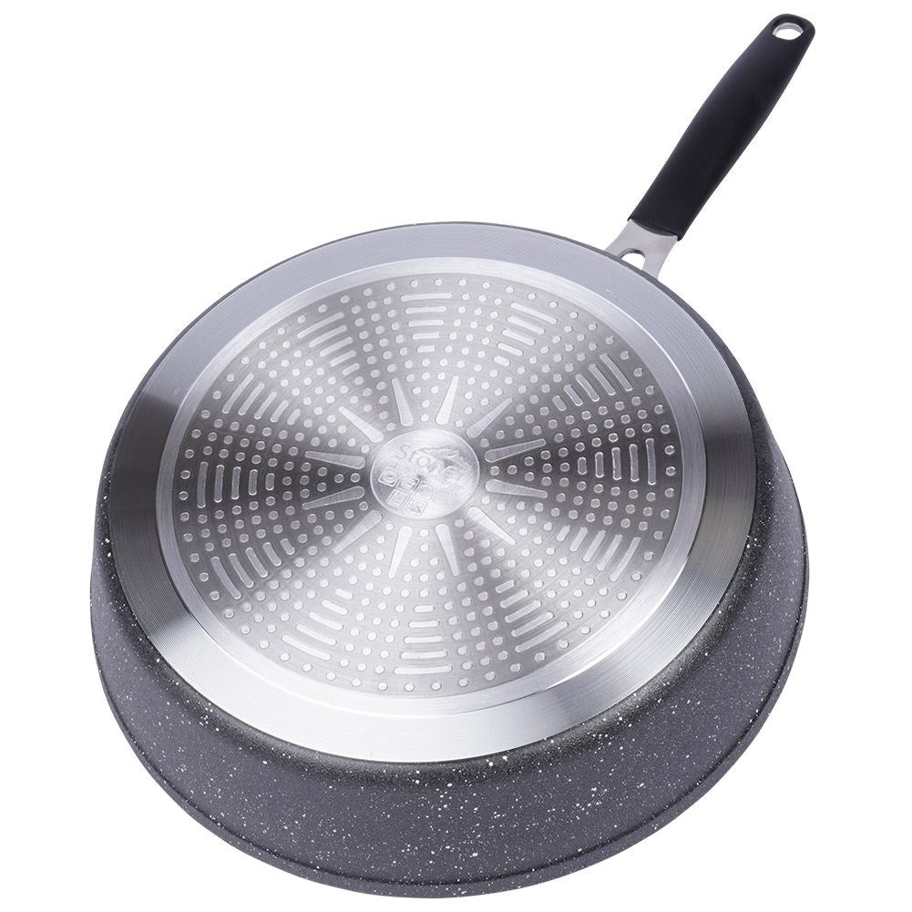 High-quality non-stick frying pan for all stoves, oven safe.
