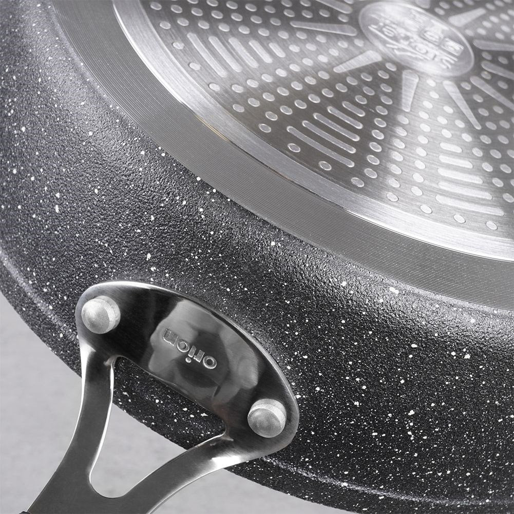 High-quality non-stick frying pan for all stoves, oven safe.