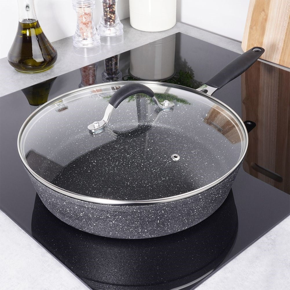 High-quality non-stick frying pan for all stoves, oven safe.
