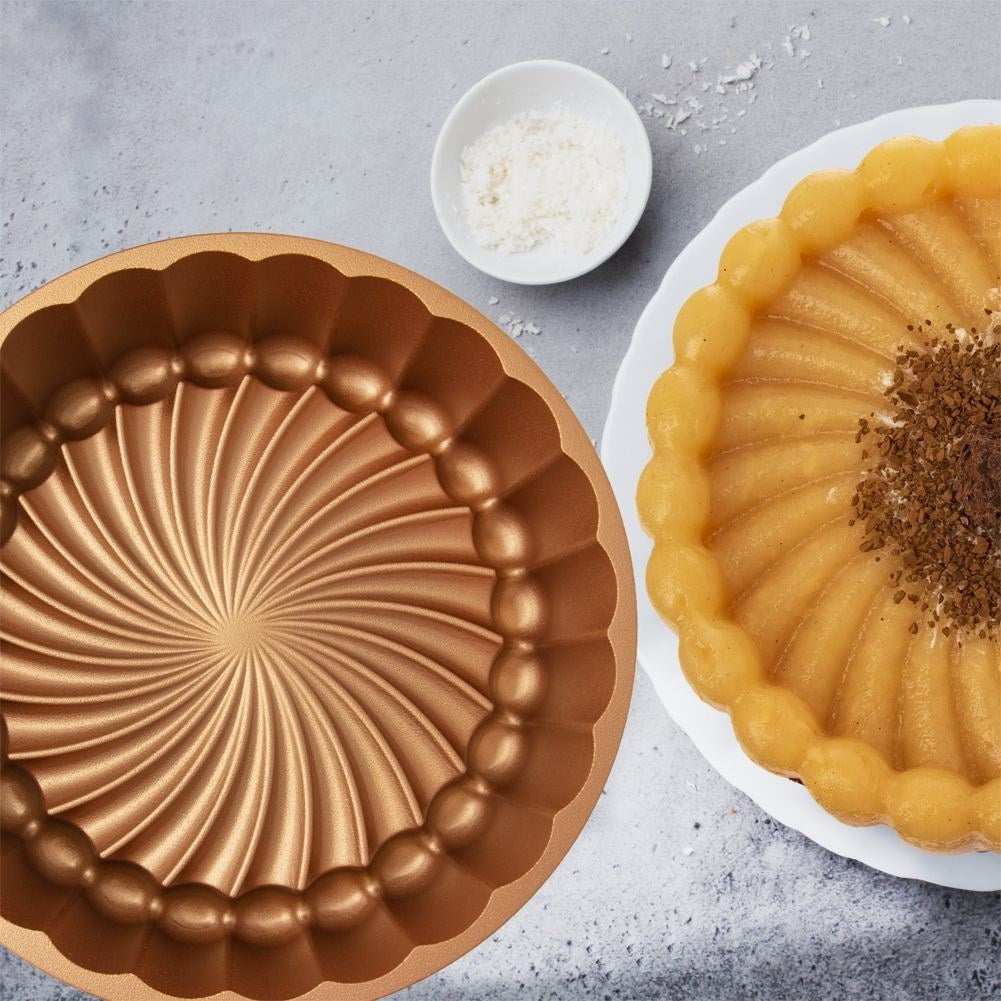 High-quality round baking pan with non-stick coating