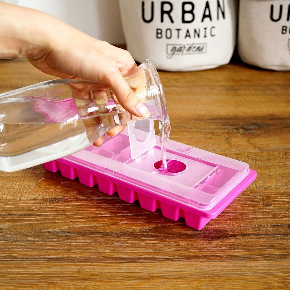 Ice cube mold with lid - spill-free and easy to fill