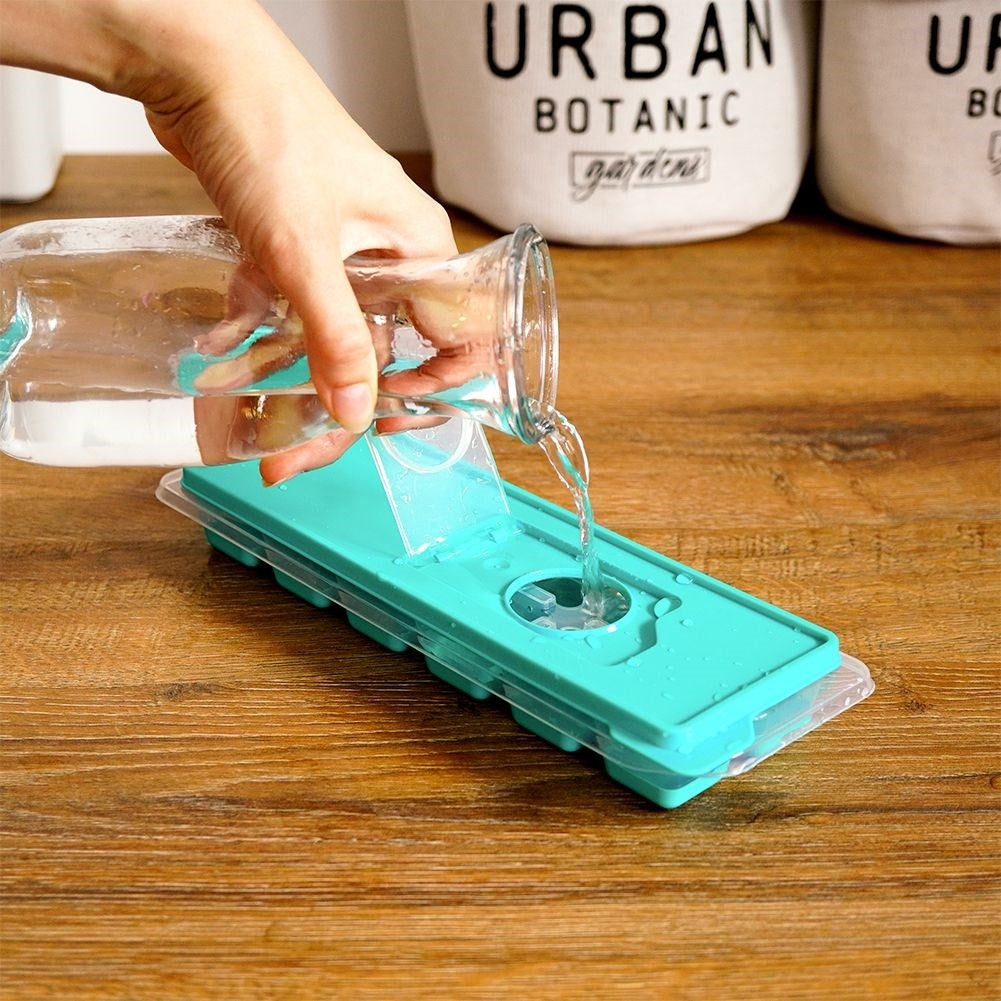 Ice mold: Practical lid, silicone base, 12 ice cubes