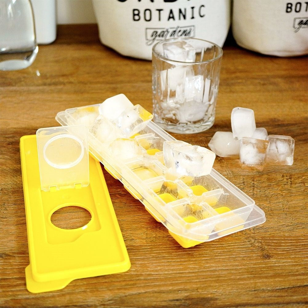 Ice mold: Practical lid, silicone base, 12 ice cubes