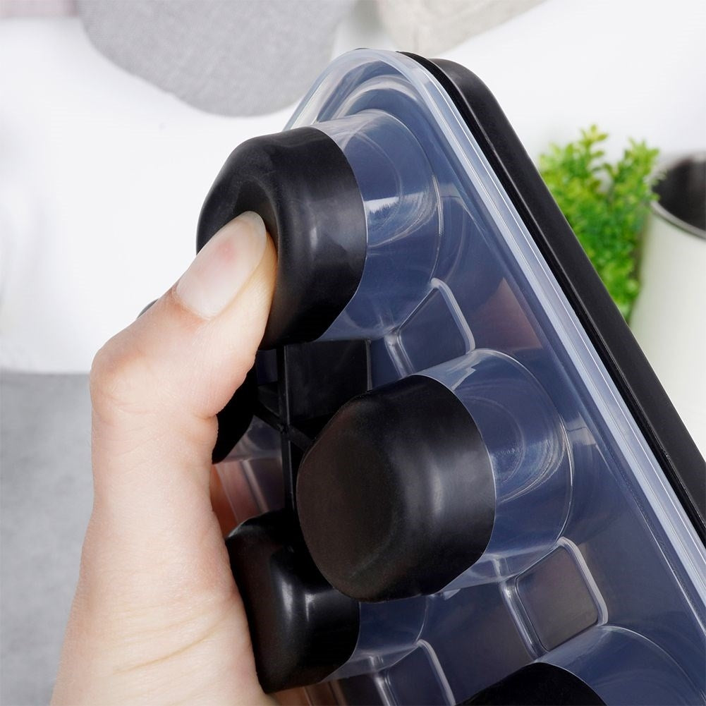 Ice mold for 12 ice cubes with lid and silicone base