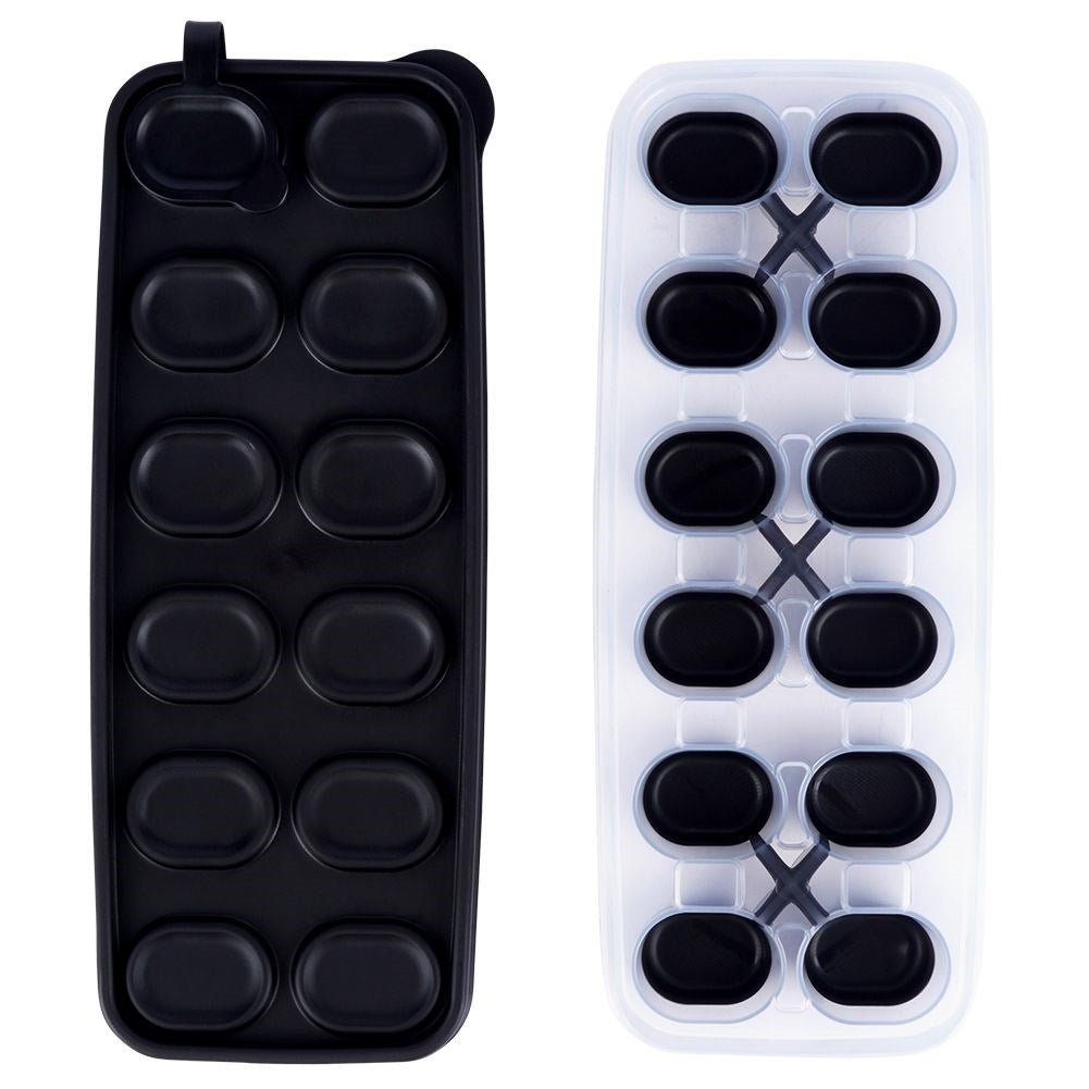 Ice mold for 12 ice cubes with lid and silicone base
