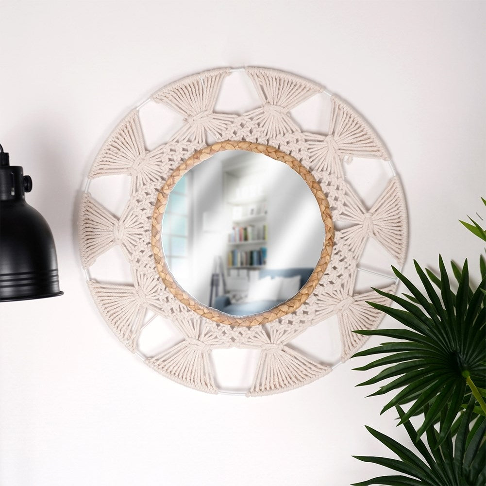 Impressive wall mirror with diameter of 45 cm