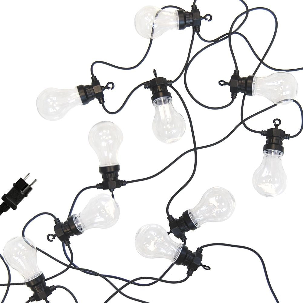 Indoor/outdoor garland with warm retro light bulbs