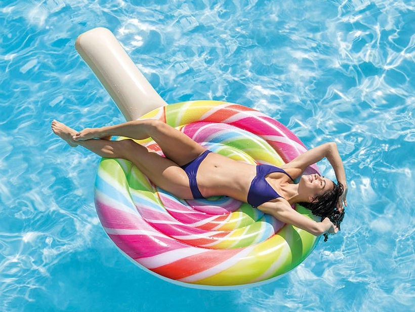 Inflatable beach mattress Lollipop Giant 208 x 135 cm INTEX 58753