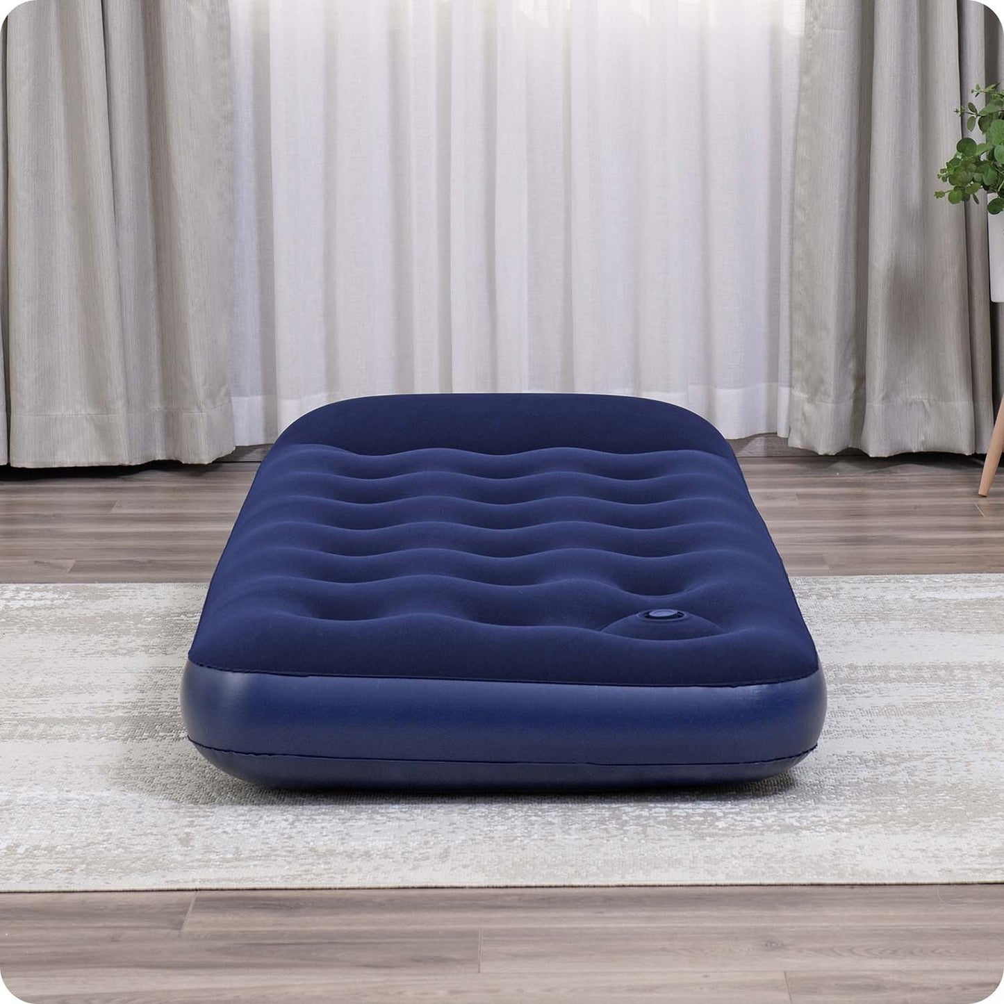 Inflatable mattress 185x76x22 cm with built-in foot pump Bestway 67223