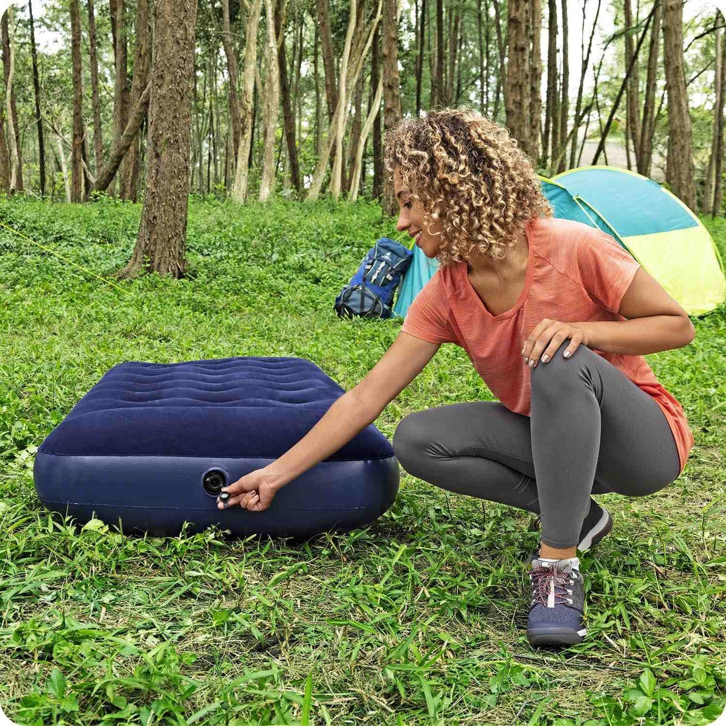 Inflatable mattress 185x76x22 cm with built-in foot pump Bestway 67223