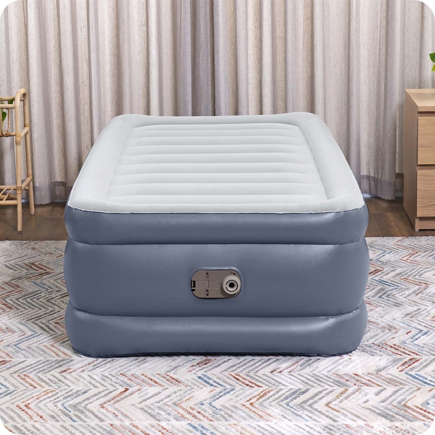 Inflatable mattress 191x97x51 cm with built-in electric pump Bestway 6713G