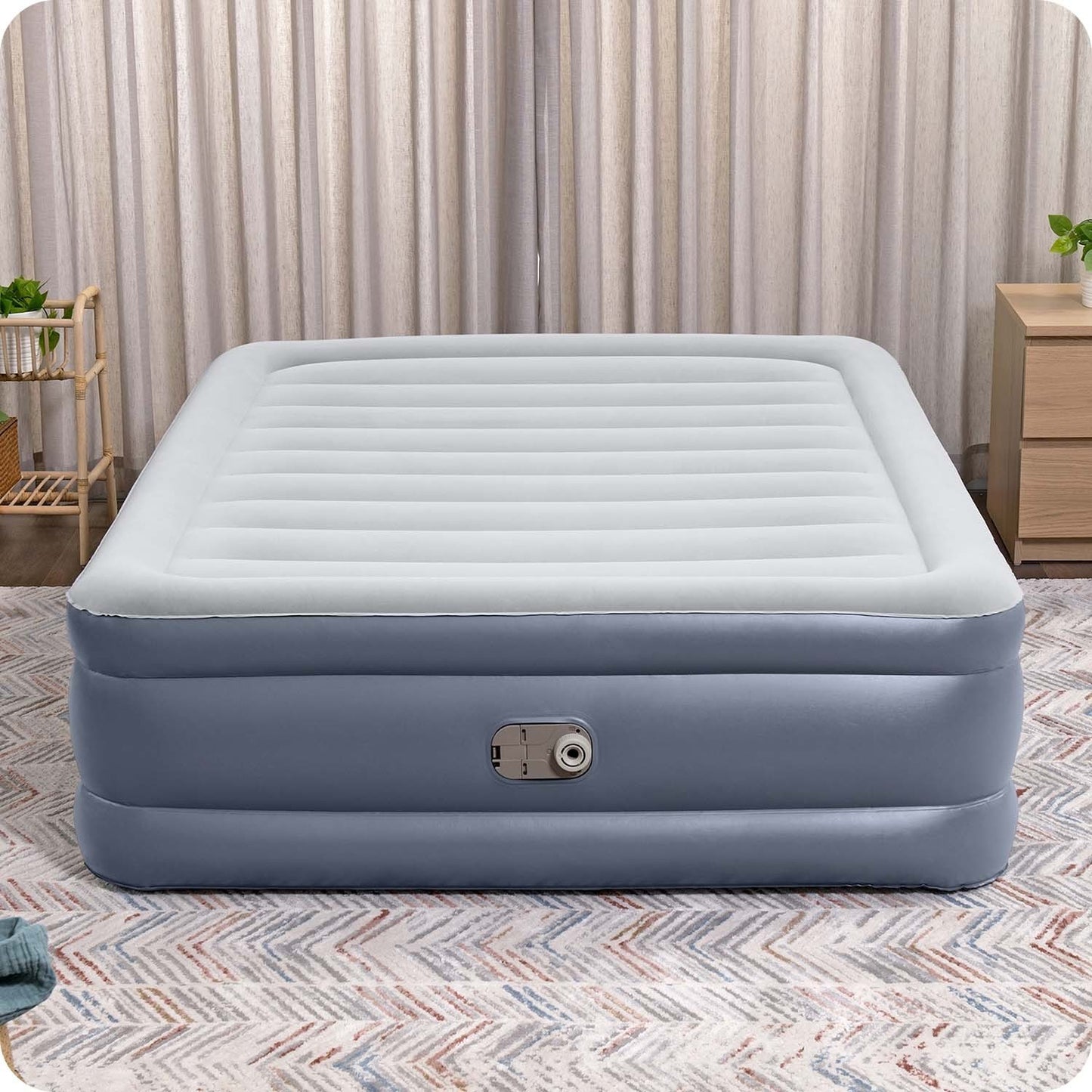 Inflatable mattress 203x152x51 cm with built-in electric pump Bestway 6713I