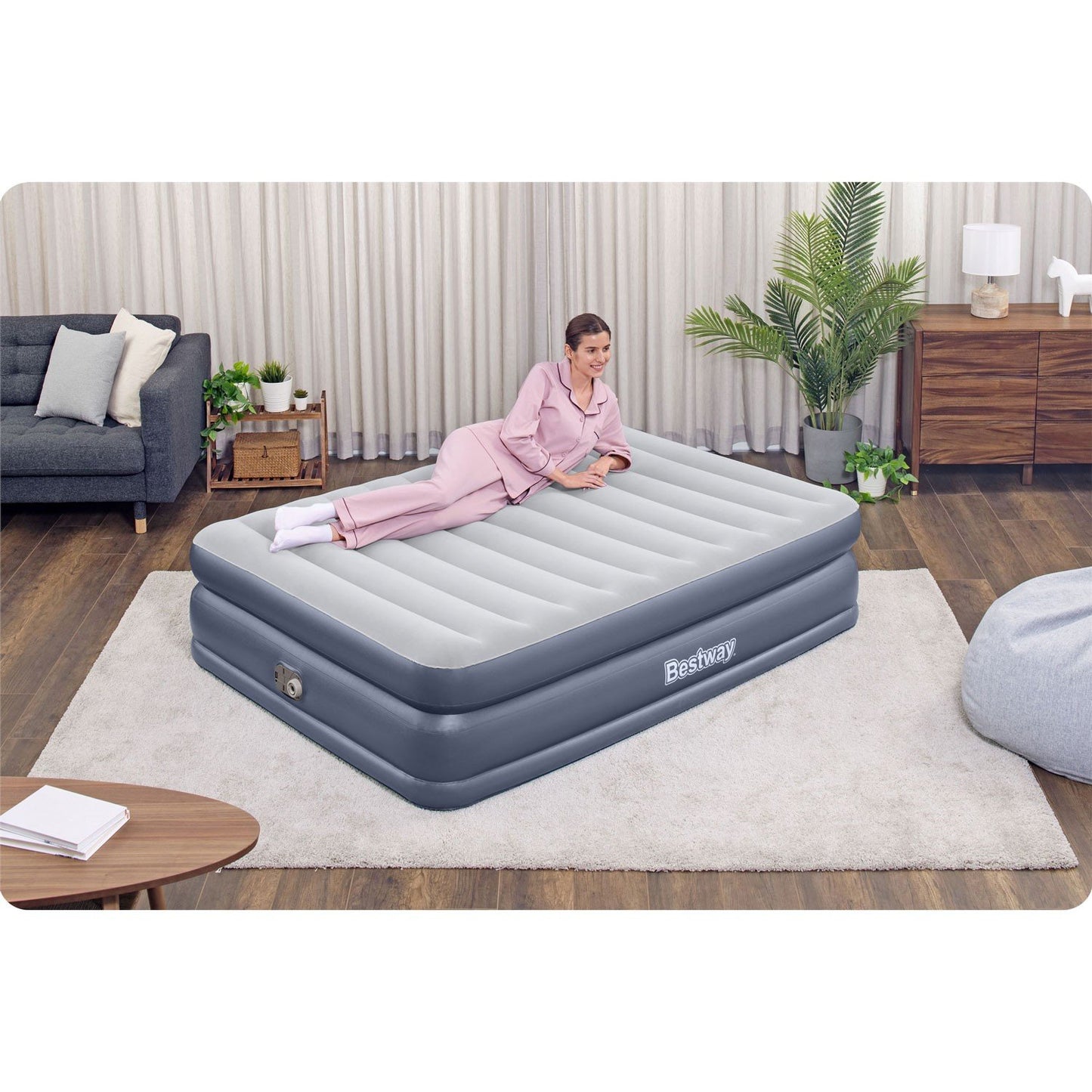 Inflatable mattress 203x152x51 cm with built-in electric pump Bestway 67925