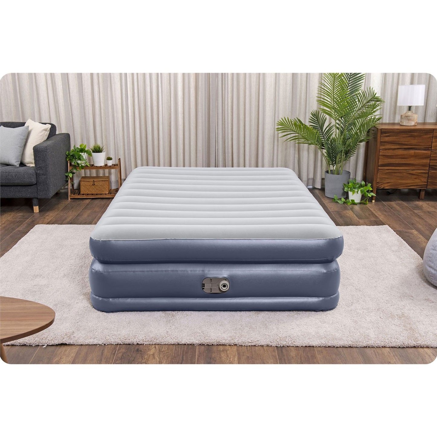 Inflatable mattress 203x152x51 cm with built-in electric pump Bestway 67925