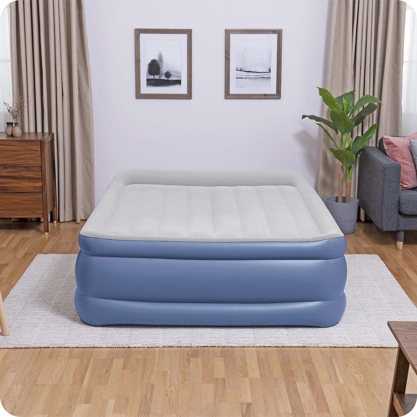 Inflatable mattress 203x152x56 cm with built-in electric pump Bestway 67614