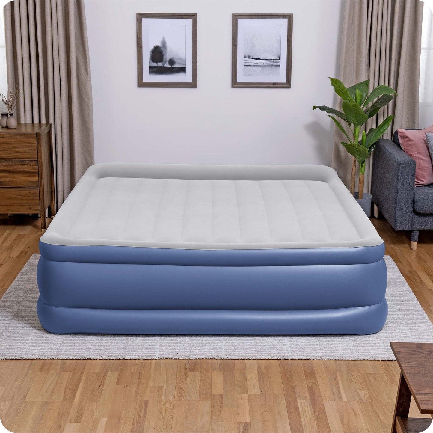 Inflatable mattress 203 x 193 x 56 cm with a built-in electric pump Bestway 67692